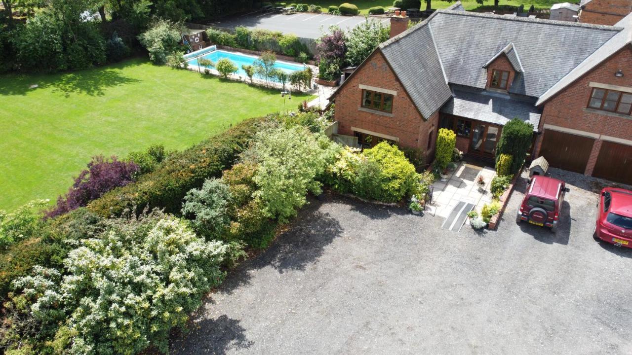 Castle Farmhouse Bed And Breakfast Glenfield Bagian luar foto