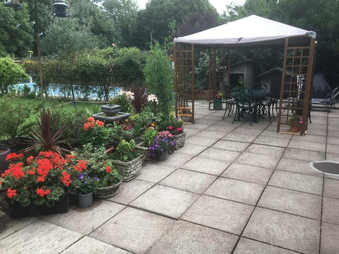 Castle Farmhouse Bed And Breakfast Glenfield Bagian luar foto
