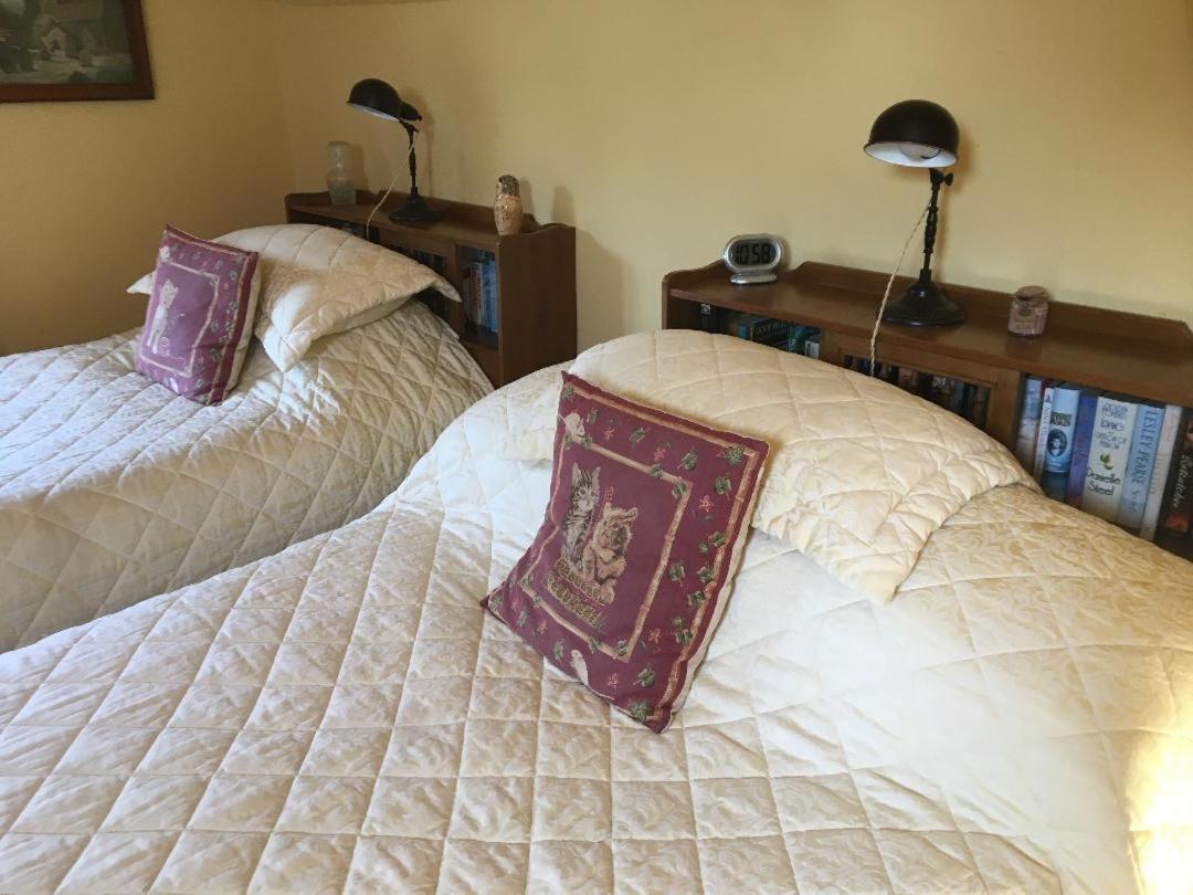Castle Farmhouse Bed And Breakfast Glenfield Bagian luar foto