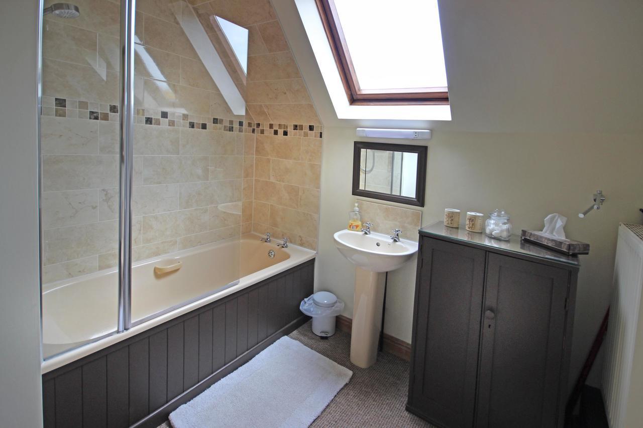 Castle Farmhouse Bed And Breakfast Glenfield Bagian luar foto