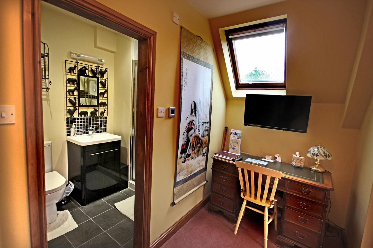Castle Farmhouse Bed And Breakfast Glenfield Bagian luar foto