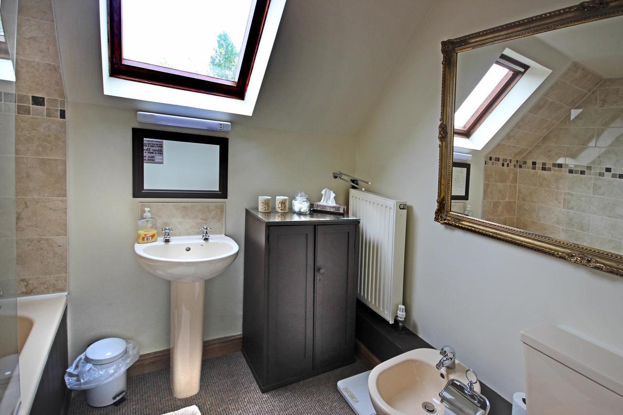Castle Farmhouse Bed And Breakfast Glenfield Bagian luar foto