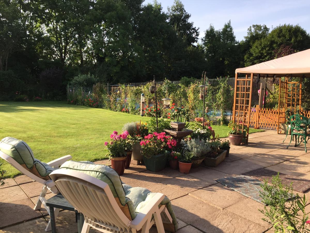Castle Farmhouse Bed And Breakfast Glenfield Bagian luar foto