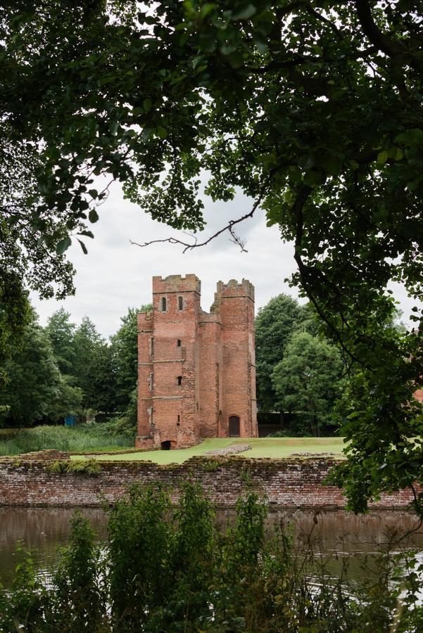 Castle Farmhouse Bed And Breakfast Glenfield Bagian luar foto