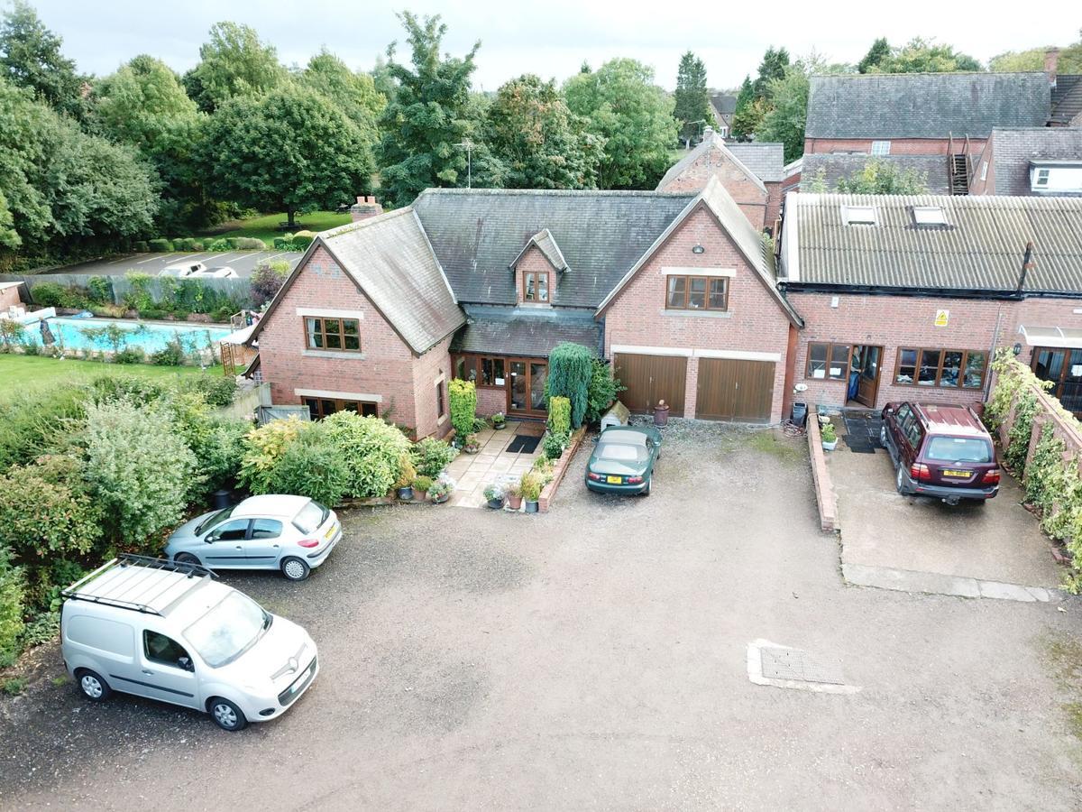 Castle Farmhouse Bed And Breakfast Glenfield Bagian luar foto