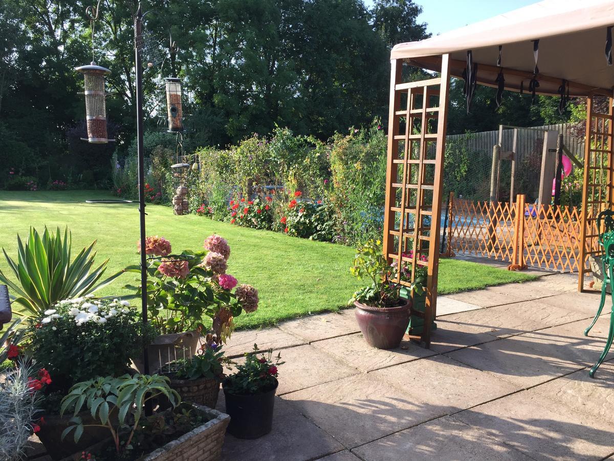 Castle Farmhouse Bed And Breakfast Glenfield Bagian luar foto